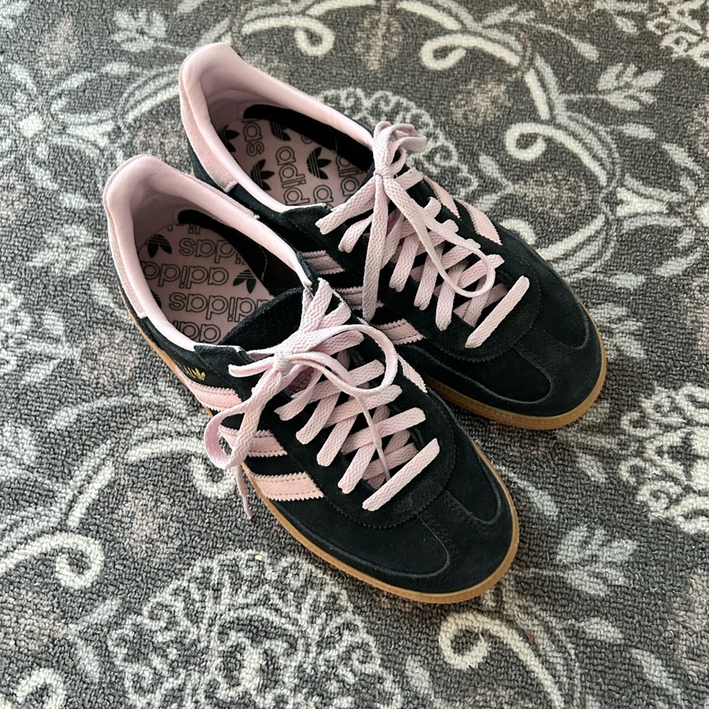 Adidas Spezial women’s 5.5